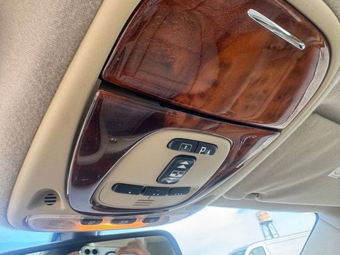 Used 2005 Jaguar XJ8 image 32