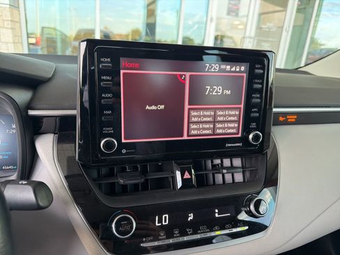 Used 2022 Toyota Corolla LE image 7