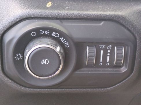 Used 2020 Jeep Wrangler Sport image 15