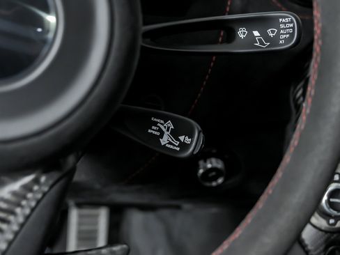 Used 2018 McLaren 720S Performance RWD image 31