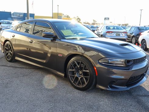 Used 2019 Dodge Charger Scat Pack w/ Plus Group image 3