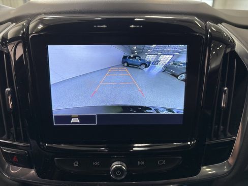 Used 2023 Chevrolet Traverse LT w/ Midnight/Sport Edition image 19
