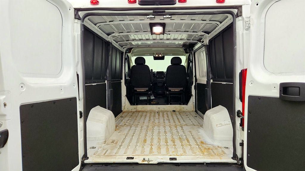 Used 2025 RAM ProMaster 2500 w/ Convenience Group FWD image 19