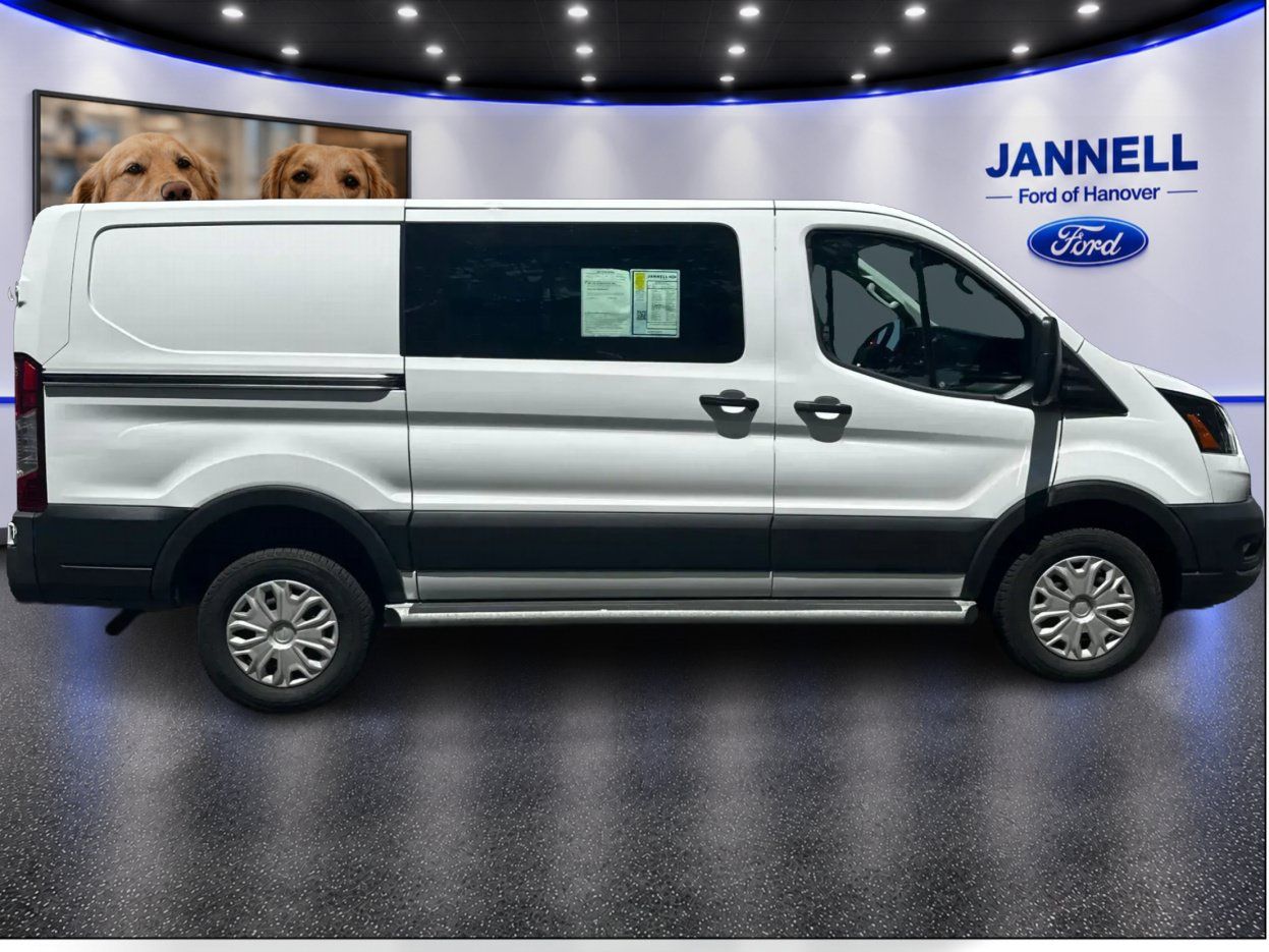 Used 2024 Ford Transit 250 Low Roof w/ Exterior Upgrade Package RWD image 4