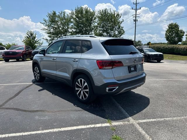 Certified 2023 Volkswagen Taos SE w/ Panoramic Sunroof Package AWD/4WD image 5