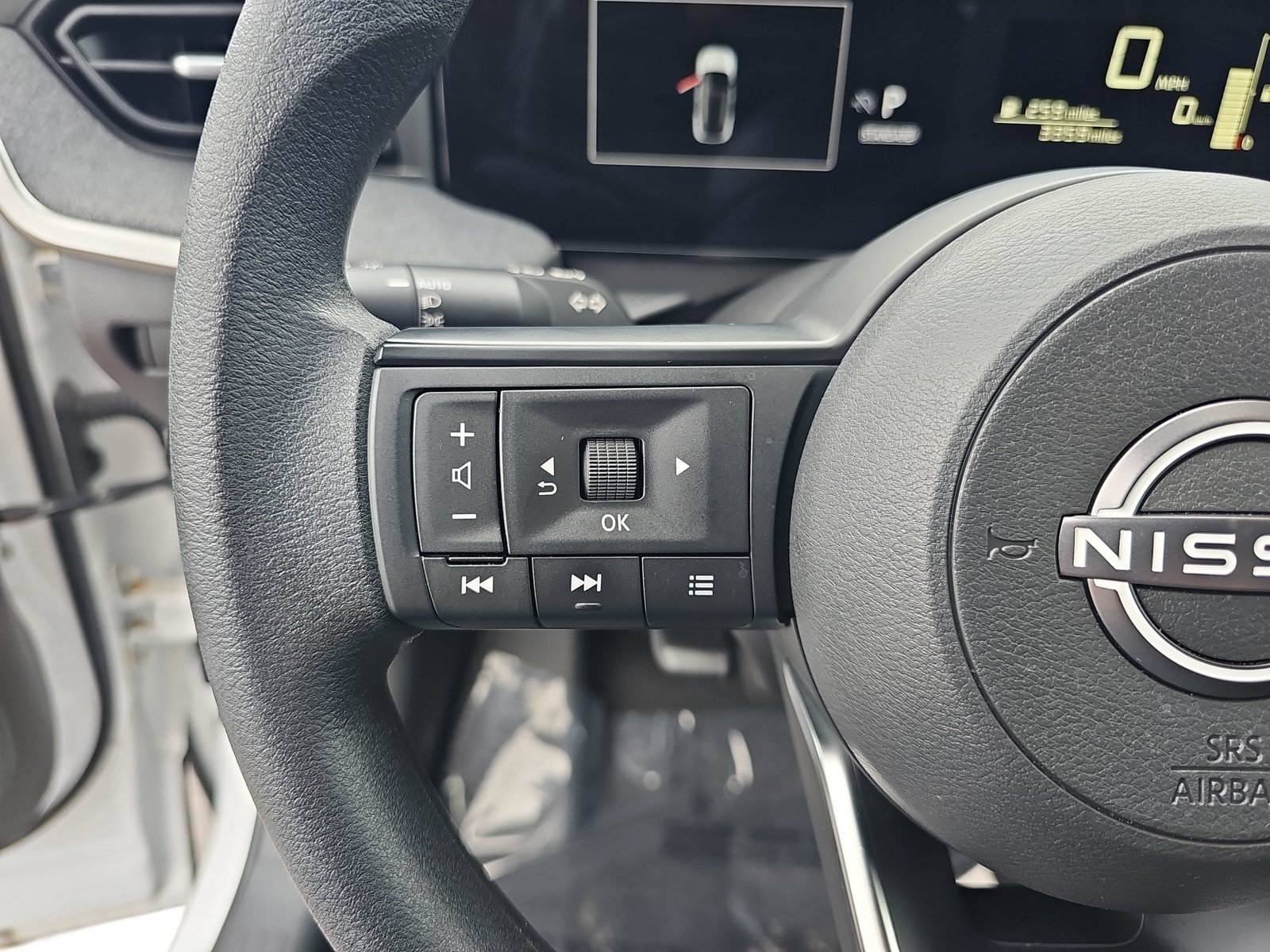 Used 2026 Nissan Kicks SV w/ SV Premium Package FWD image 14