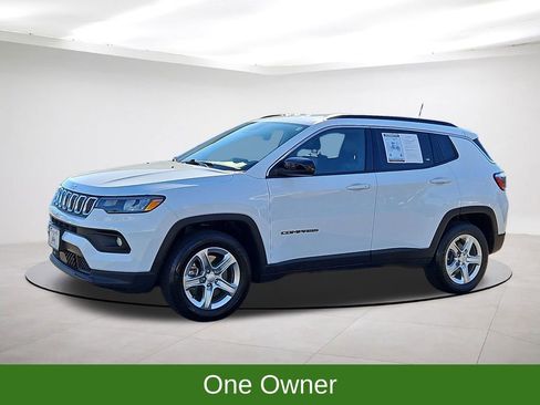 Used 2024 Jeep Compass Latitude image 3
