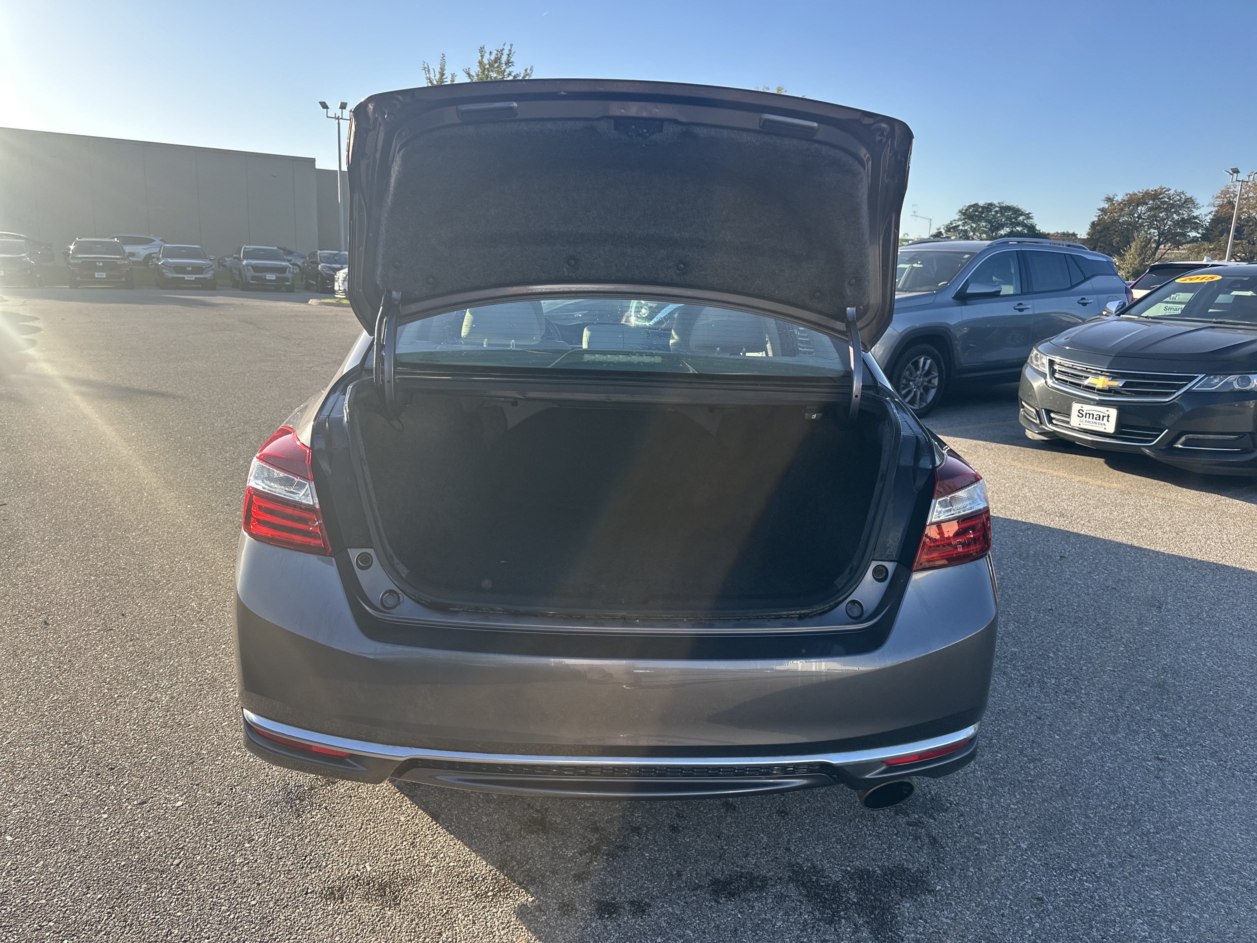 Used 2017 Honda Accord LX image 10