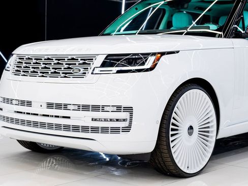 Used 2026 Land Rover Range Rover Long Wheelbase SE image 4