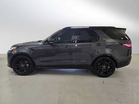 Used 2025 Land Rover Discovery Dynamic SE image 2