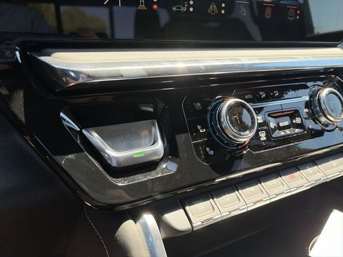 New 2026 GMC Sierra 2500 Denali Ultimate AWD/4WD image 24