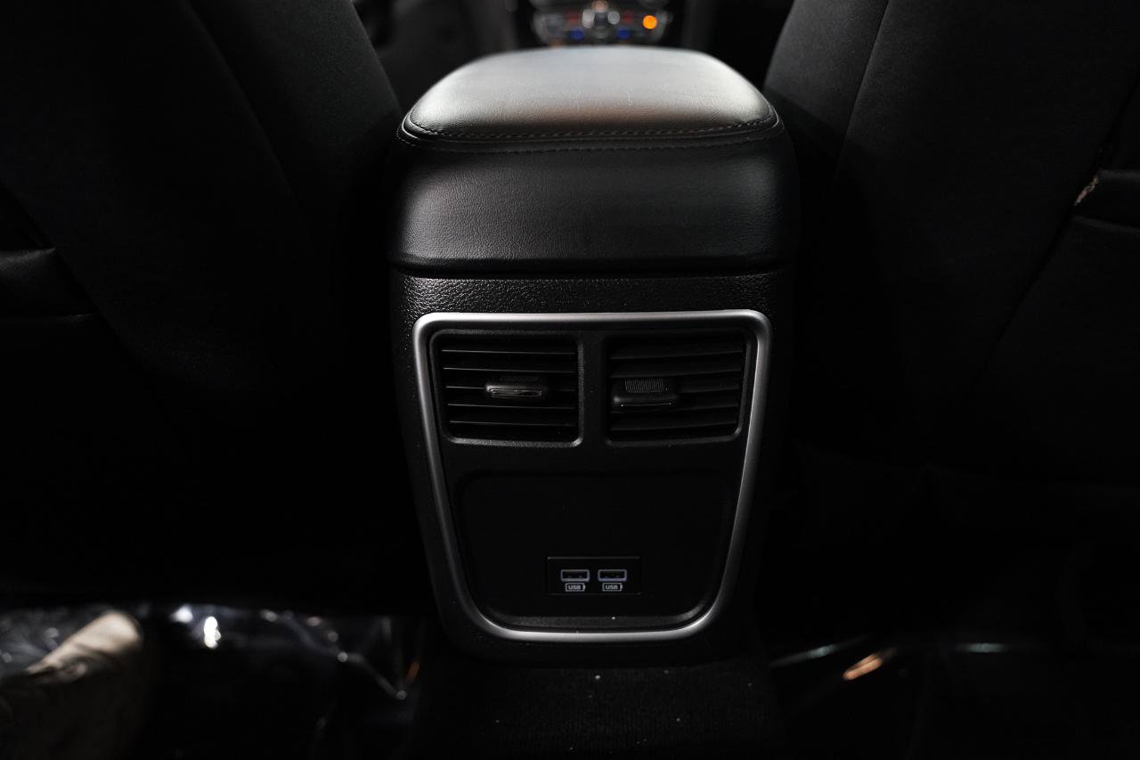 Used 2023 Chrysler 300 Touring w/ Sport Appearance Package RWD image 28
