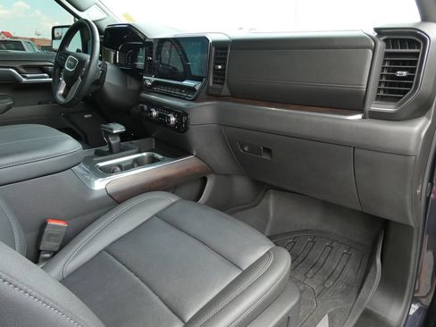 Used 2025 GMC Sierra 1500 SLT w/ SLT Convenience Package AWD/4WD image 14