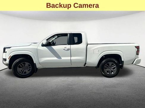 Used 2025 Nissan Frontier SV image 6