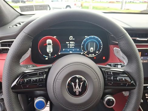 New 2025 Maserati Grecale Modena image 9