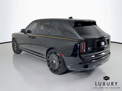 Used 2025 Rolls-Royce Cullinan Black Badge AWD/4WD image 8