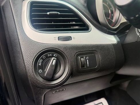 Used 2018 Dodge Journey SE w/ Connectivity Group FWD image 15