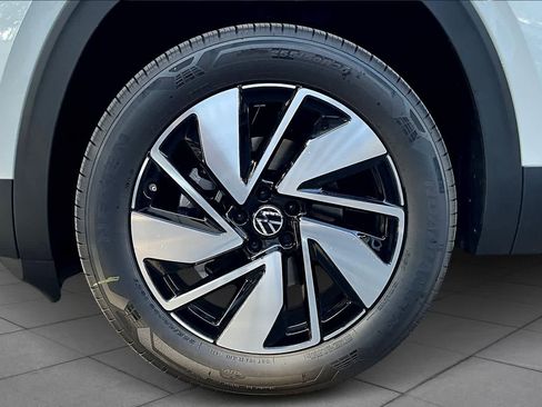 New 2026 Volkswagen Atlas SE image 11