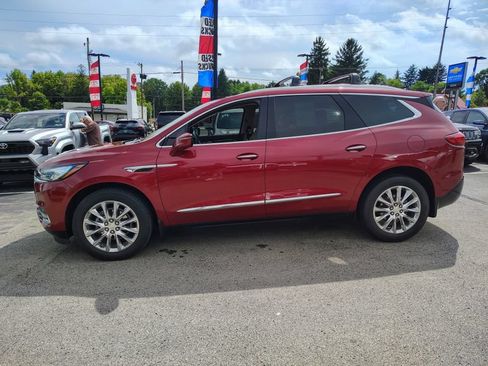 Used 2021 Buick Enclave Essence w/ Sound and Sites Package FWD image 8