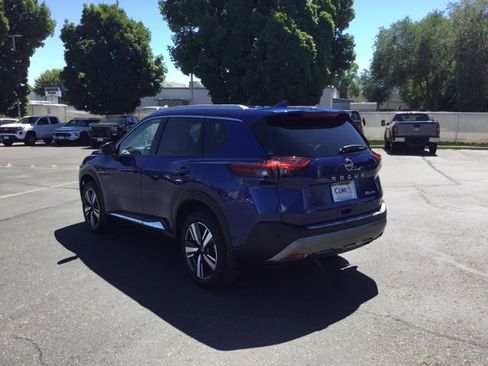 Used 2022 Nissan Rogue SL w/ SL Premium Package image 6