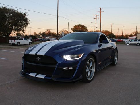 Used 2015 Ford Mustang Coupe image 8