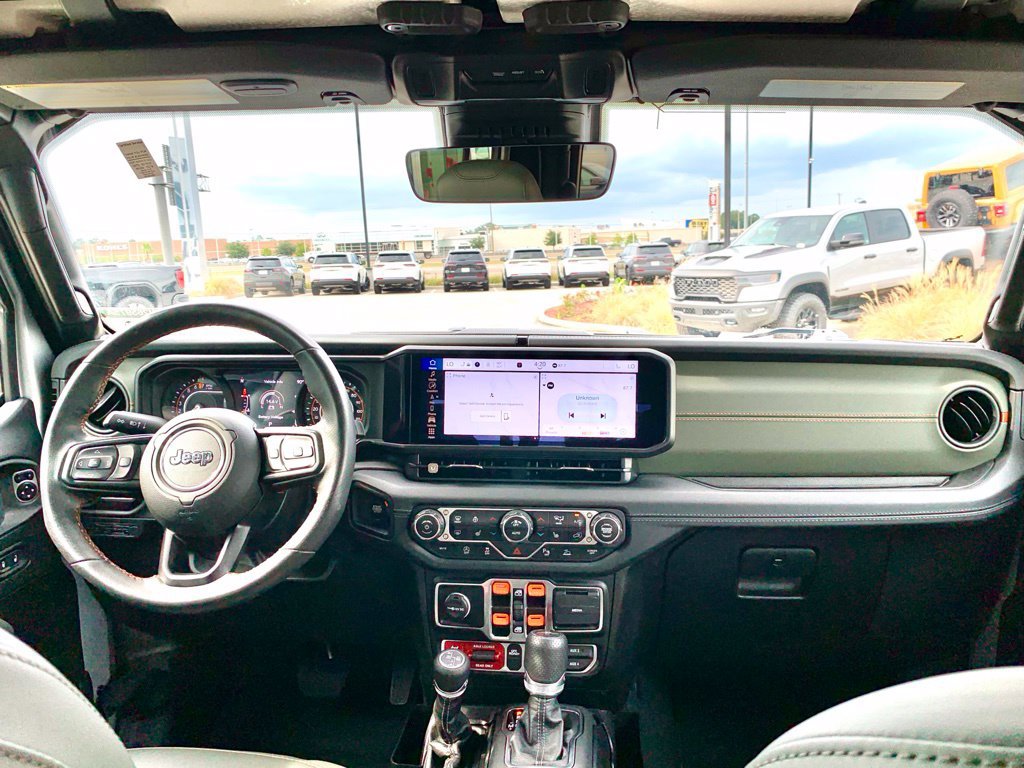Used 2024 Jeep Gladiator Mojave AWD/4WD image 26