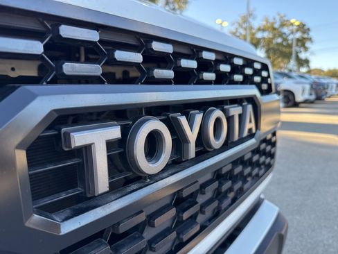 Used 2016 Toyota Tacoma SR5 image 10