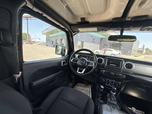 Used 2020 Jeep Wrangler Unlimited Sahara AWD/4WD image 15