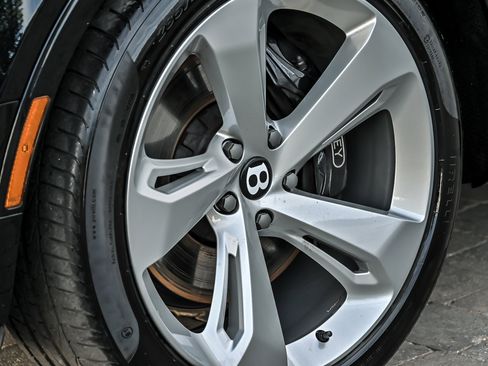 Used 2020 Bentley Bentayga AWD/4WD image 8