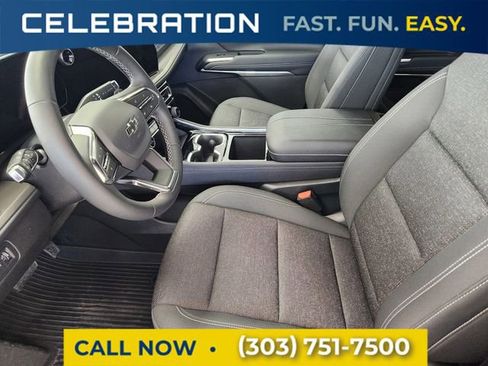 Used 2025 Chevrolet Traverse LT w/ Midnight/Sport Edition image 8