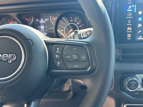 Used 2025 Jeep Wrangler Unlimited Sport AWD/4WD image 26