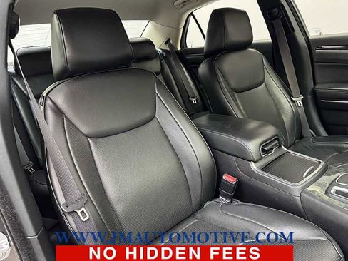 Used 2019 Chrysler 300 Limited image 20