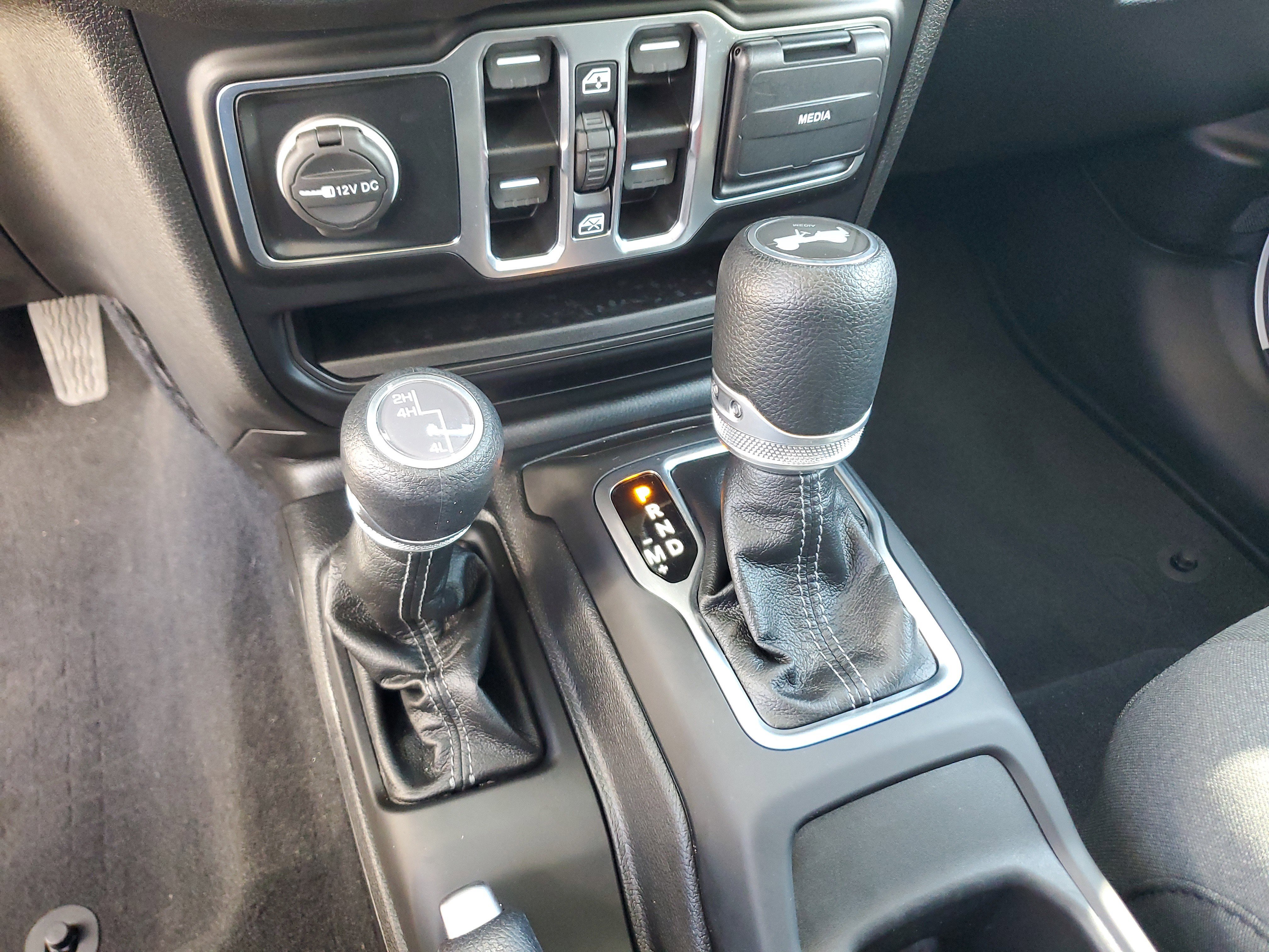 Used 2024 Jeep Wrangler Unlimited Sport AWD/4WD image 26