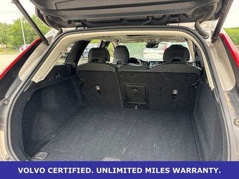 Certified 2025 Volvo XC60 B5 Plus AWD/4WD image 10