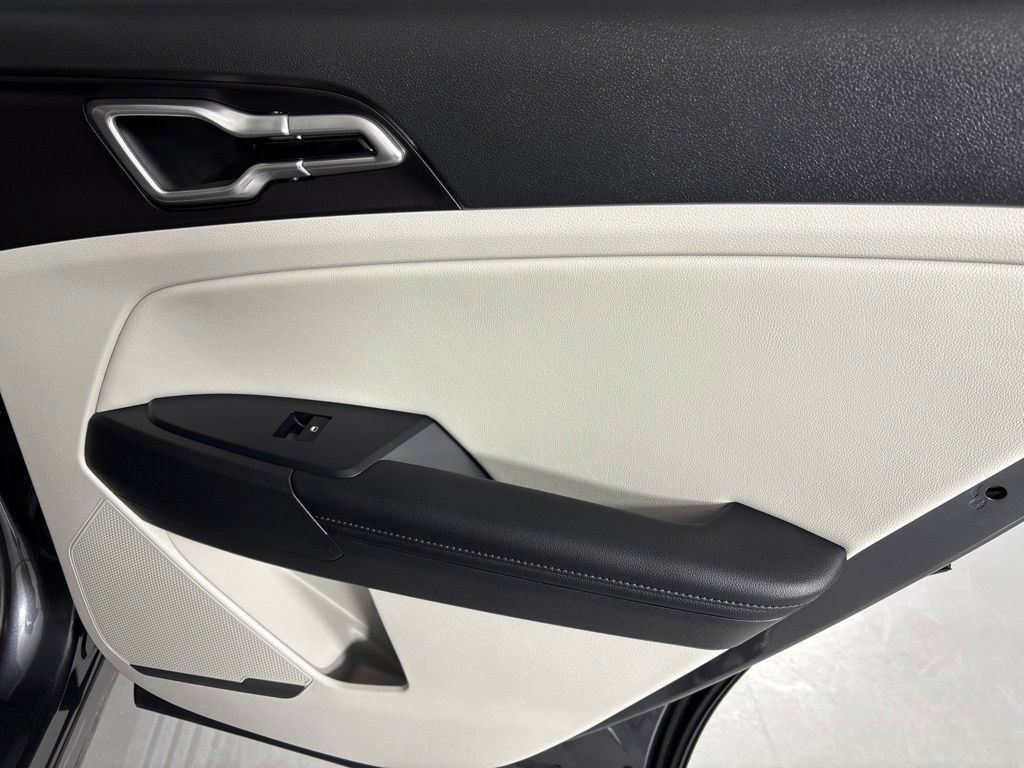 New 2026 Kia Sportage EX FWD image 19