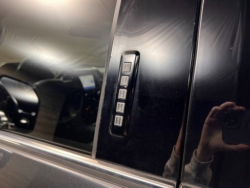 Used 2020 Ford F350 Platinum w/ FX4 Off-Road Package image 27