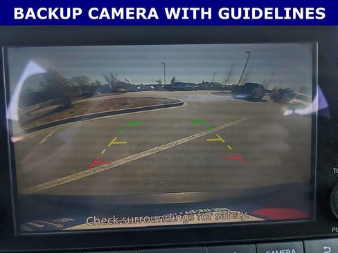 Used 2023 Nissan Rogue SV image 2