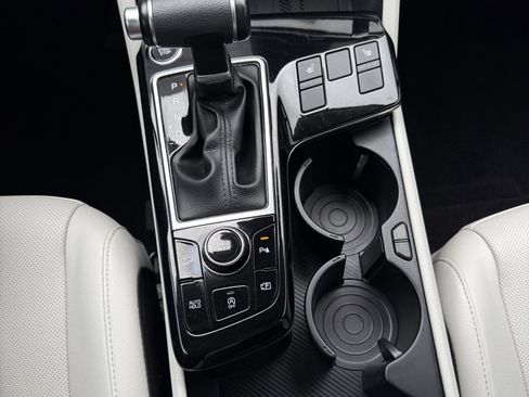 Used 2024 Kia Sportage EX image 29