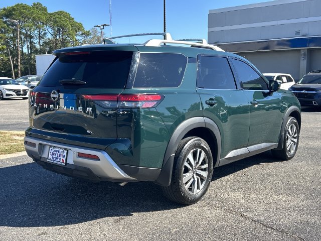 Used 2025 Nissan Pathfinder SL FWD image 4