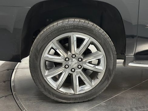 Used 2017 Chevrolet Suburban Premier RWD image 28