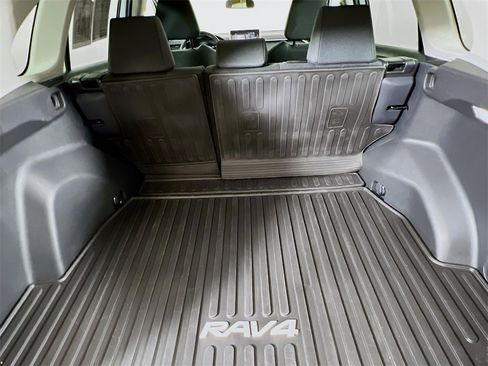 Used 2024 Toyota RAV4 LE image 22