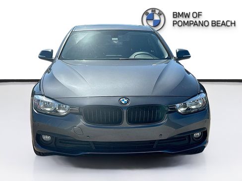 Used 2017 BMW 320i Sedan RWD image 2