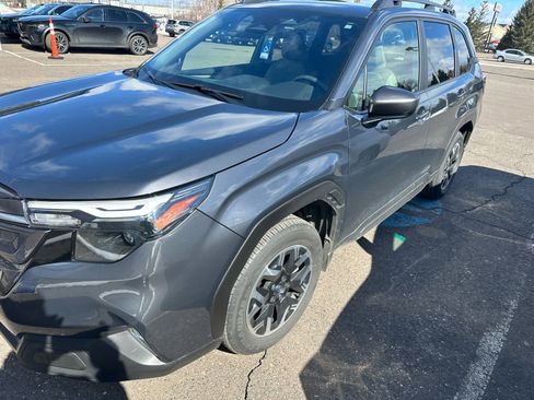 Used 2025 Subaru Forester Premium image 9