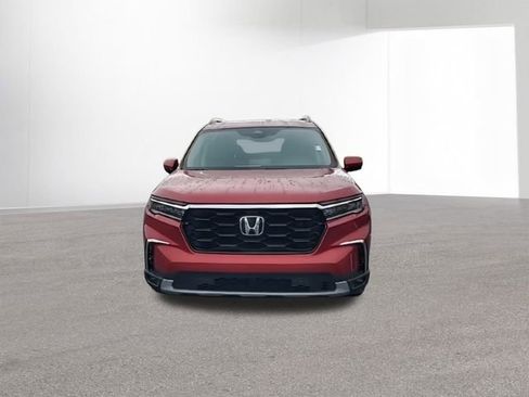 Used 2025 Honda Pilot Touring image 3