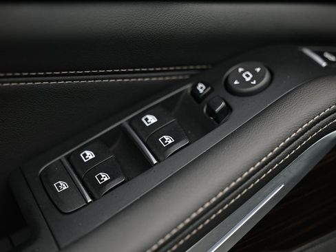 Used 2025 BMW X5 xDrive50e w/ Executive Package image 18