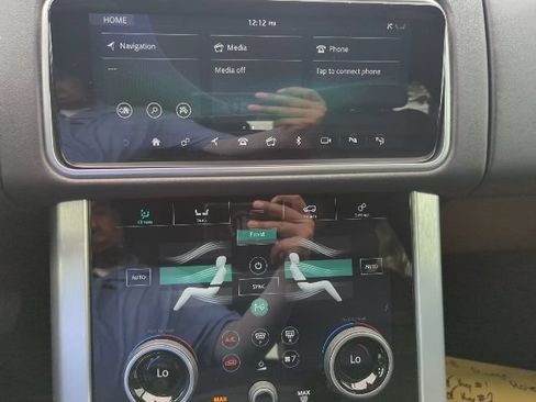 Used 2018 Land Rover Range Rover HSE AWD/4WD image 12