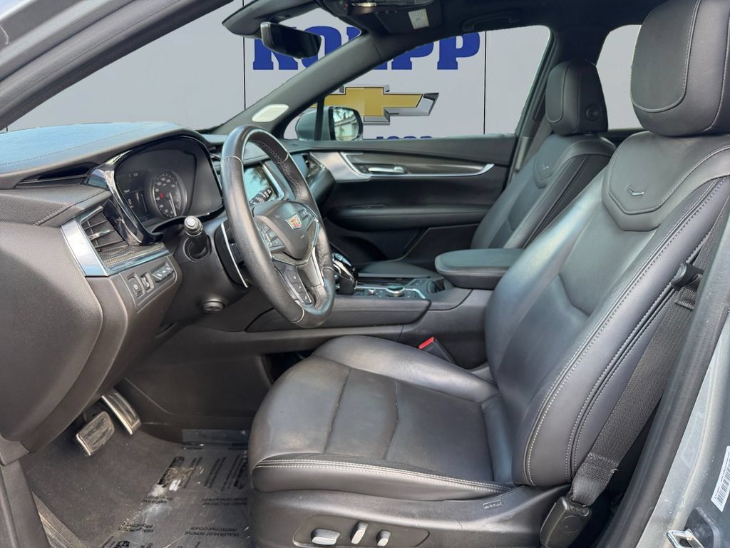 Used 2023 Cadillac XT5 Sportv w/ Technology Package AWD/4WD image 10
