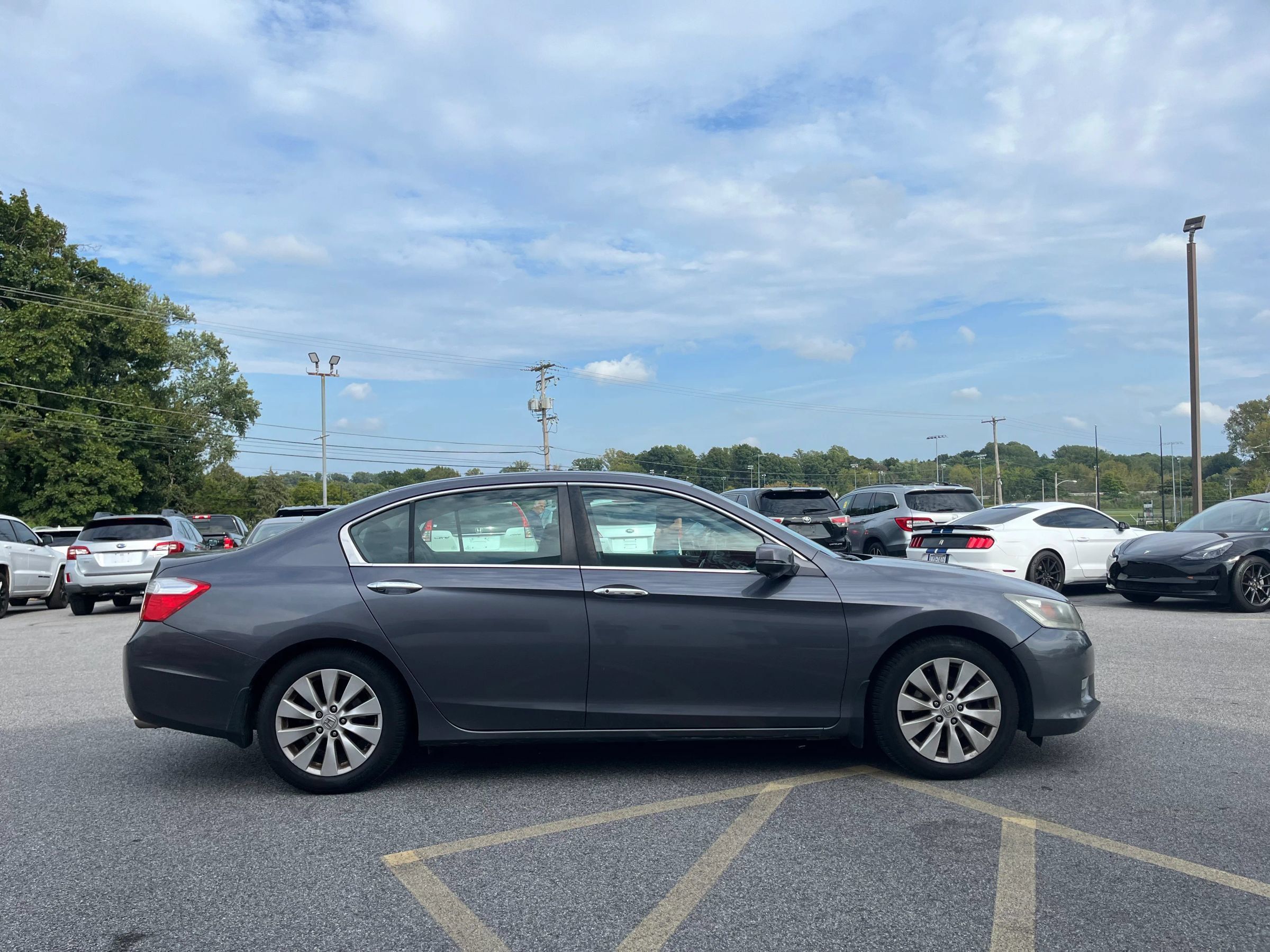 Used 2013 Honda Accord EX image 2