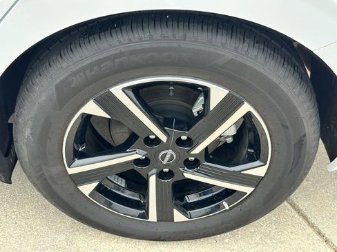 Used 2025 Nissan Sentra SV image 20