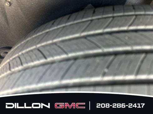 Used 2025 Toyota RAV4 XLE AWD/4WD image 20